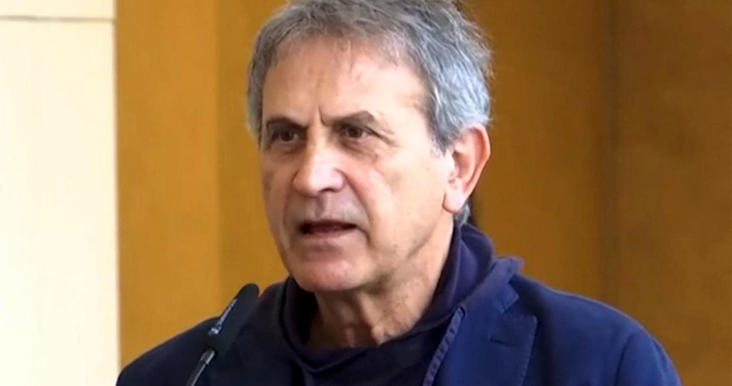 Γιώργος Νταλάρας: «Μερικές φορές γίνομαι κακός και αγενής, αυτό έχει κόστος» – «Χωρίς την Άννα θα ήμουν ένα τίποτα»