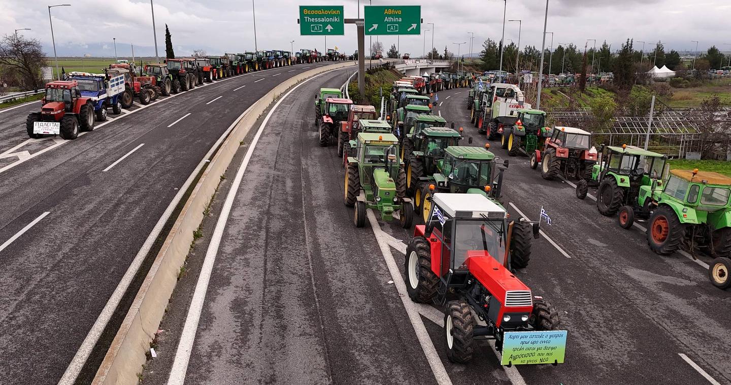 Αγρότες: Χριστούγεννα στα μπλόκα – Πώς διεξάγεται η κυκλοφορία