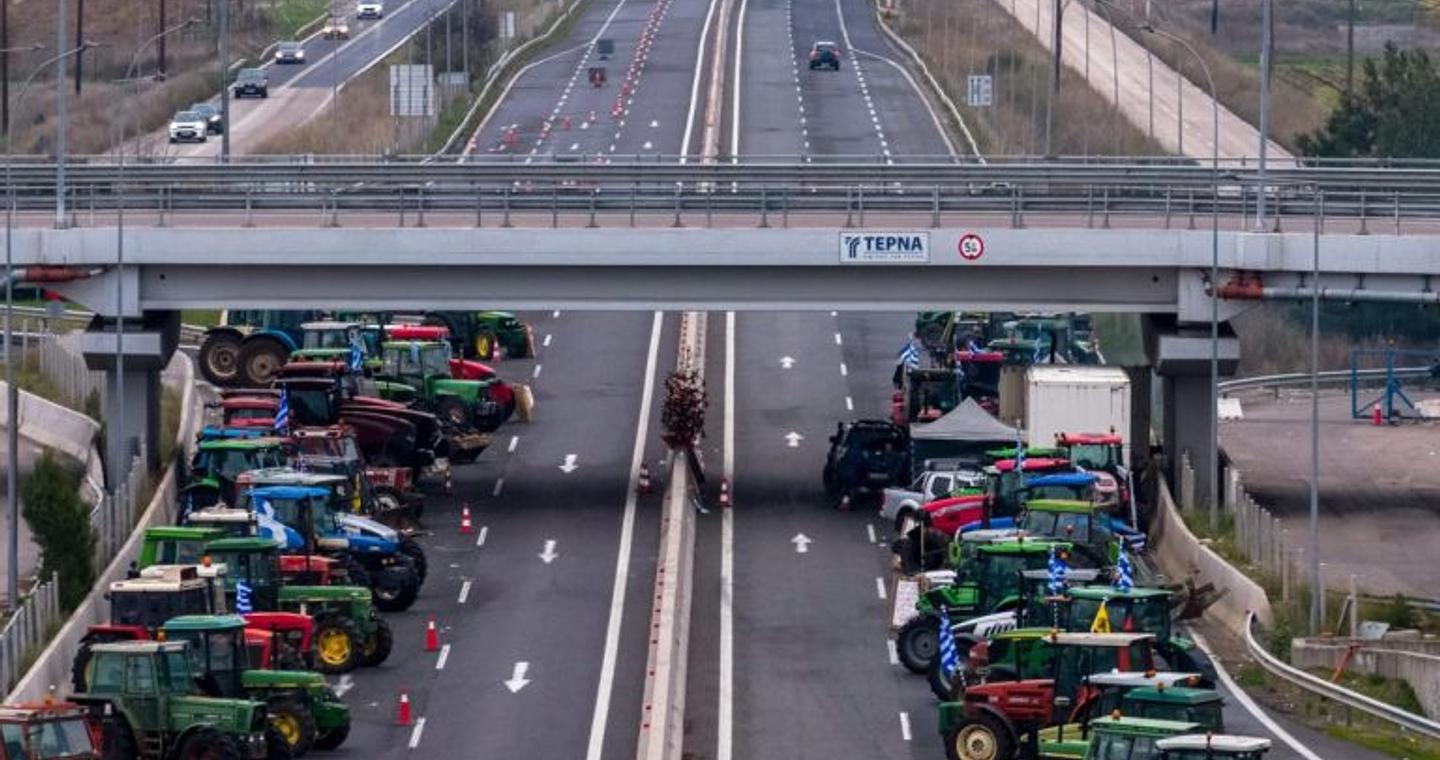 Ρεβεγιόν στα μπλόκα για τους αγρότες – Νέα πανελλαδική σύσκεψη για την κλιμάκωση των κινητοποιήσεων