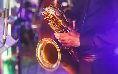 Άγρια λογοκρισία στη Φλώρινα: Δήμαρχος διέκοψε συναυλία για σλαβόφωνο τραγούδι!