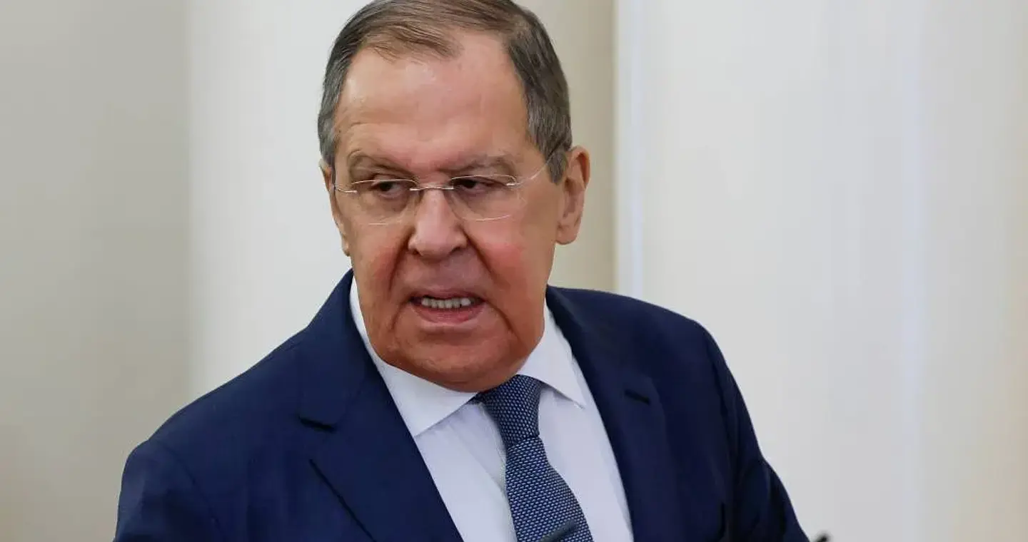 Λαβρόφ: Πρέπει να ληφθούν υπόψη τα συμφέροντα ασφαλείας της Ρωσίας