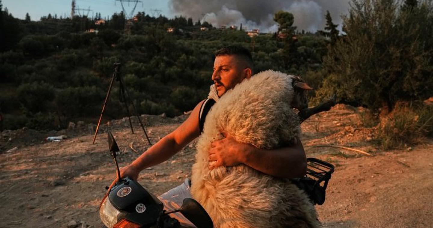 Καταστροφή, απώλεια και αντοχή: Ο φακός του AP αποτυπώνει την κλιματική κρίση το 2025