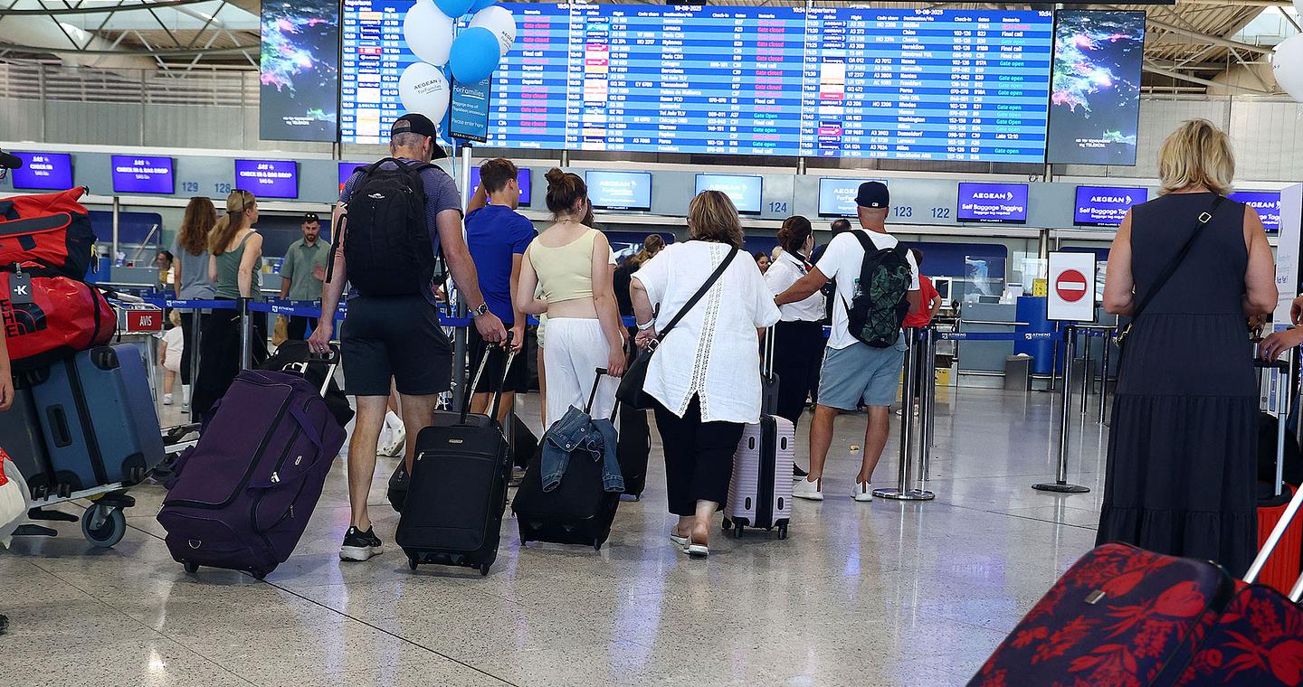 Χρονιά-ρεκόρ με πάνω από 81 εκατ. επιβάτες στα αεροδρόμια