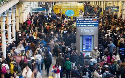 Χάος στη σήραγγα της Μάγχης: Καθυστερήσεις και ακυρώσεις στα δρομολόγια της Eurostar