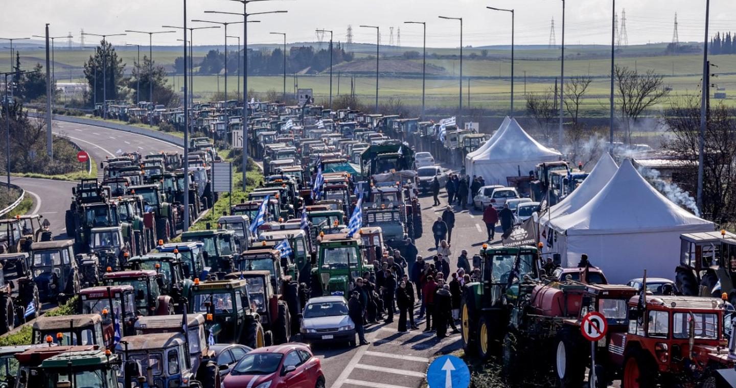 Αγρότες: Αλλάζουν χρόνο στα μπλόκα με ανοιχτούς δρόμους – «Δεν κάνουμε πίσω» λένε στην κυβέρνηση