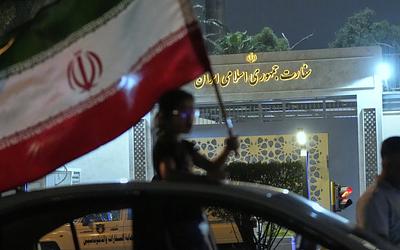 Ιράν: Κύμα διαδηλώσεων και απεργιών «πνίγει» τη χώρα – Τι συμβαίνει;