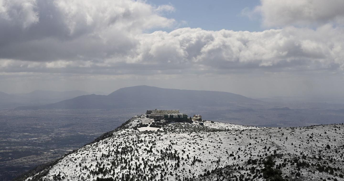 Πάρνηθα: Διακοπή κυκλοφορίας λόγω χιονόπτωσης, στο ύψος του τελεφερίκ - Δείτε βίντεο