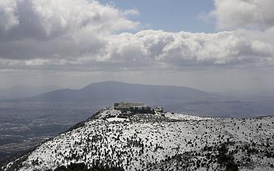 Λευκό τοπίο στην Πάρνηθα και την Εύβοια την παραμονή Πρωτοχρονιάς!