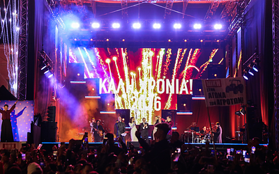 Αθήνα: Πρωτοχρονιάτικη λάμψη στην πλατεία Συντάγματος – Μουσική, φως και ενθουσιασμός!