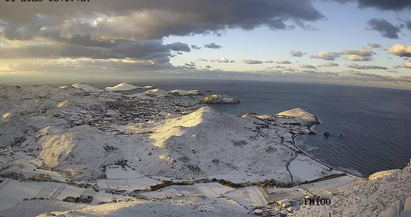 Λευκή Πρωτοχρονιά για την Λήμνο - Δείτε το εντυπωσιακό χειμωνιάτικο σκηνικό [βίντεο]