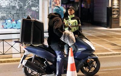 Έλεγχοι για κράνη: Η αστυνομία σφίγγει τον κλοιό – Πρόστιμα και υποτροπές!