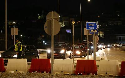 Χάος στην Αθηνών-Λαμίας: Κλειστός δρόμος, πολύωρες καθυστερήσεις λόγω αγροτικών κινητοποιήσεων!