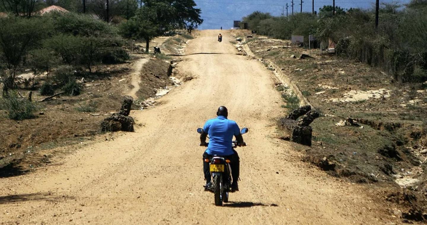 Ο άνθρωπος που πολεμά μόνος του το πιο φονικό παράσιτο του κόσμου -Το καλαζάρ στην καρδιά της Αφρικής