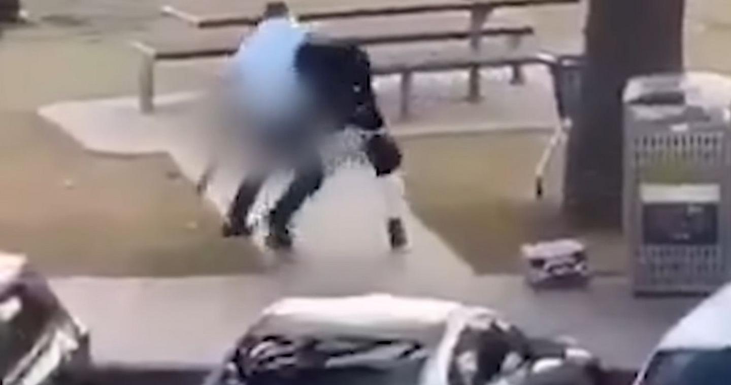 «Πέτα το όπλο σου»: Ο ήρωας της παραλίας στο Σίδνεϊ περιγράφει τη στιγμή που ακινητοποίησε τον ένοπλο