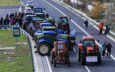 Αγρότες: Ανοίγουν δρόμοι ενόψει Πρωτοχρονιάς – Τι θα γίνει μετά τις γιορτές;
