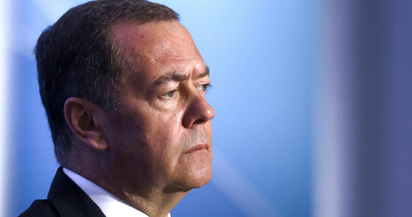 Μεντβέντεφ κατά Ζελένσκι: Ο Χάρος φτάνει σύντομα