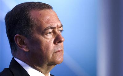 Μεντβέντεφ: «Ο Χάρος φτάνει για τον Ζελένσκι» – Απειλές μετά το μήνυμα