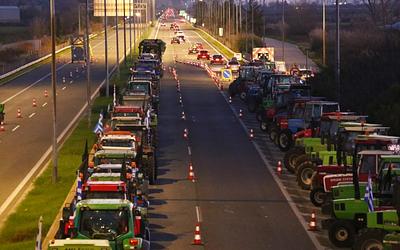 Αγρότες: Επιστροφή στα μπλόκα και κλιμάκωση μετά τις γιορτές!