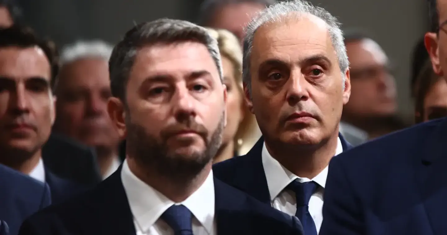 Ξαφνικό «μπιφ» ΠΑΣΟΚ - Ελληνικής Λύσης για... την κυβέρνηση