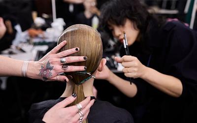 Butterfly Cut: Το κούρεμα που απογειώνει τα μαλλιά το 2026!