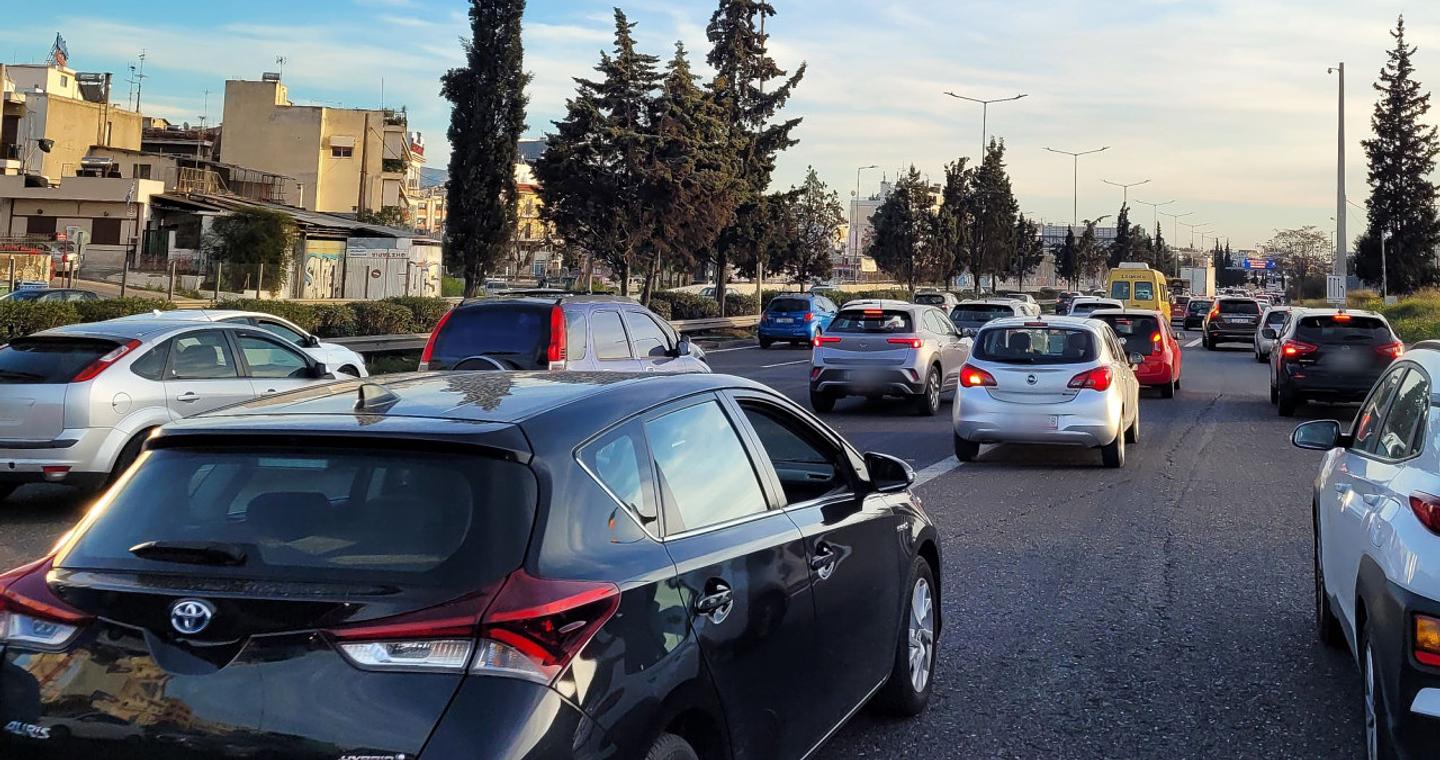 ΑΑΔΕ: Αντιμέτωποι με πρόστιμα 790.000 οδηγοί που ...«ξέχασαν» να πληρώσουν τα τέλη κυκλοφορίας