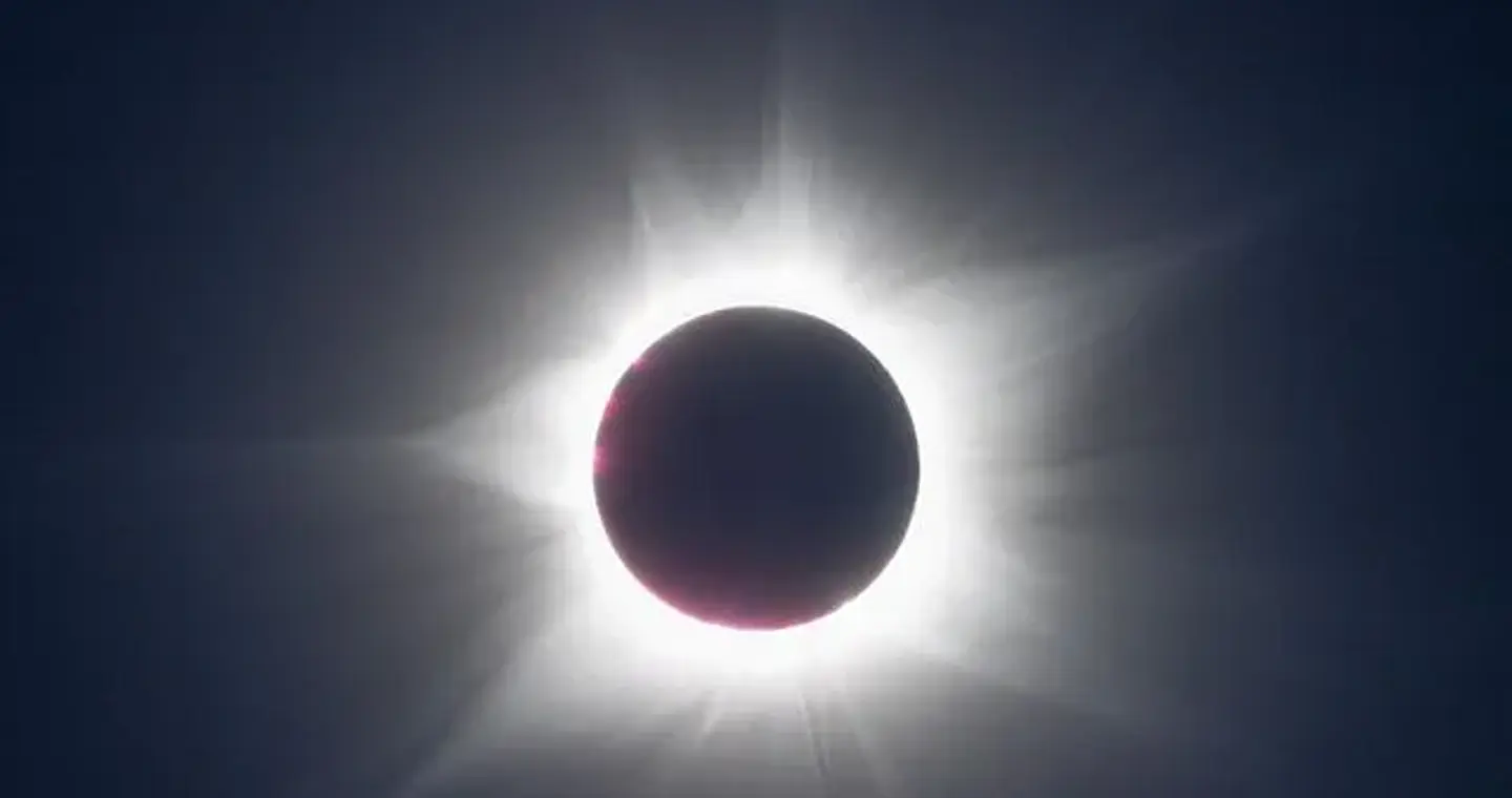 Ολική έκλειψη Ηλίου: Η Ευρώπη θα βιώσει το φαινόμενο έπειτα από 27 χρόνια