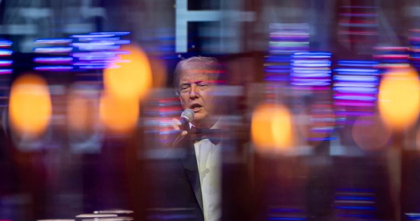 Ο Τραμπ αποκάλυψε ότι παίρνει υπερβολική δόση ασπιρίνης για αυτό έχει μώλωπες – «Θέλω ωραίο, αραιό αίμα στην καρδιά μου»