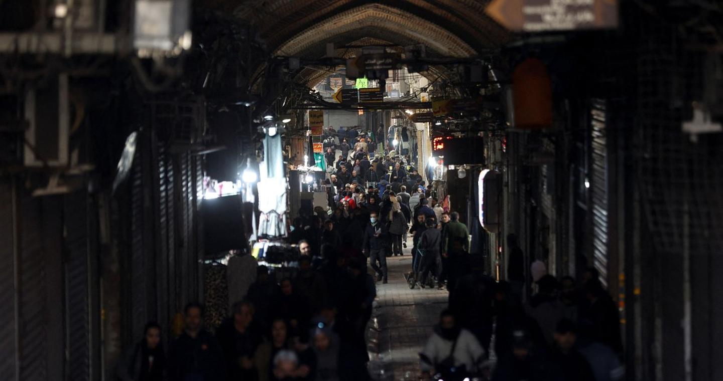 Ιράν: Πέμπτη ημέρα διαμαρτυριών και 3 νεκροί – Αλλαγή διοικητή της κεντρικής τράπεζας ως μέσο κατευνασμού