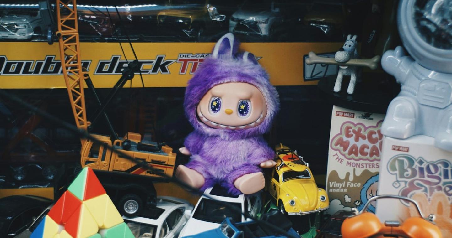 Από τους δασμούς μέχρι τα Labubu, το 2025 ήταν μία… ιδιαίτερη χρονιά για τη παγκόσμια οικονομία