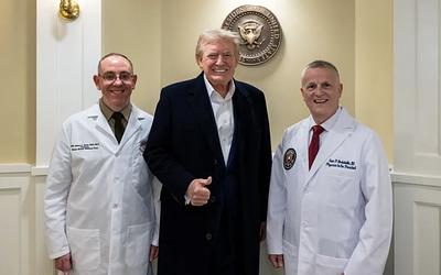 Τραμπ: Ασπιρίνη, αϋπνίες και "καλά γονίδια" – Τι συμβαίνει με την υγεία του;