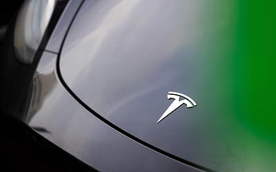 Tesla: Βουτιά στις πωλήσεις! Τι σημαίνει αυτό για το μέλλον;