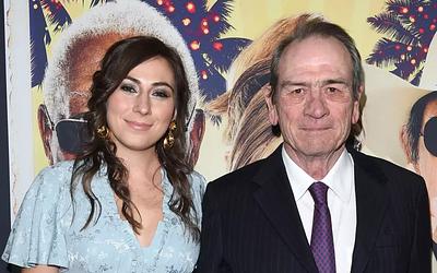 Συντετριμμένος ο Τόμι Λι Τζόουνς: Η οικογένεια μιλά για τον θάνατο της κόρης του