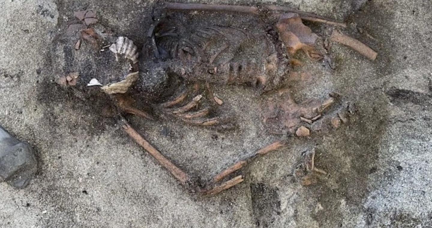 Ένα εύρημα πολύ ξεχωριστό: ο αινιγματικός τάφος μιας γυναίκας των Βίκινγκ - Απορούν οι αρχαιολόγοι
