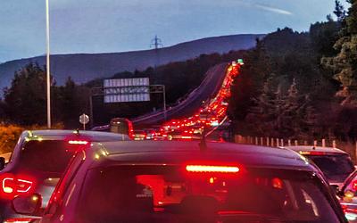 Αγρότες στα μπλόκα: Κυβέρνηση υπόσχεται μέτρα, αλλάζει στάση