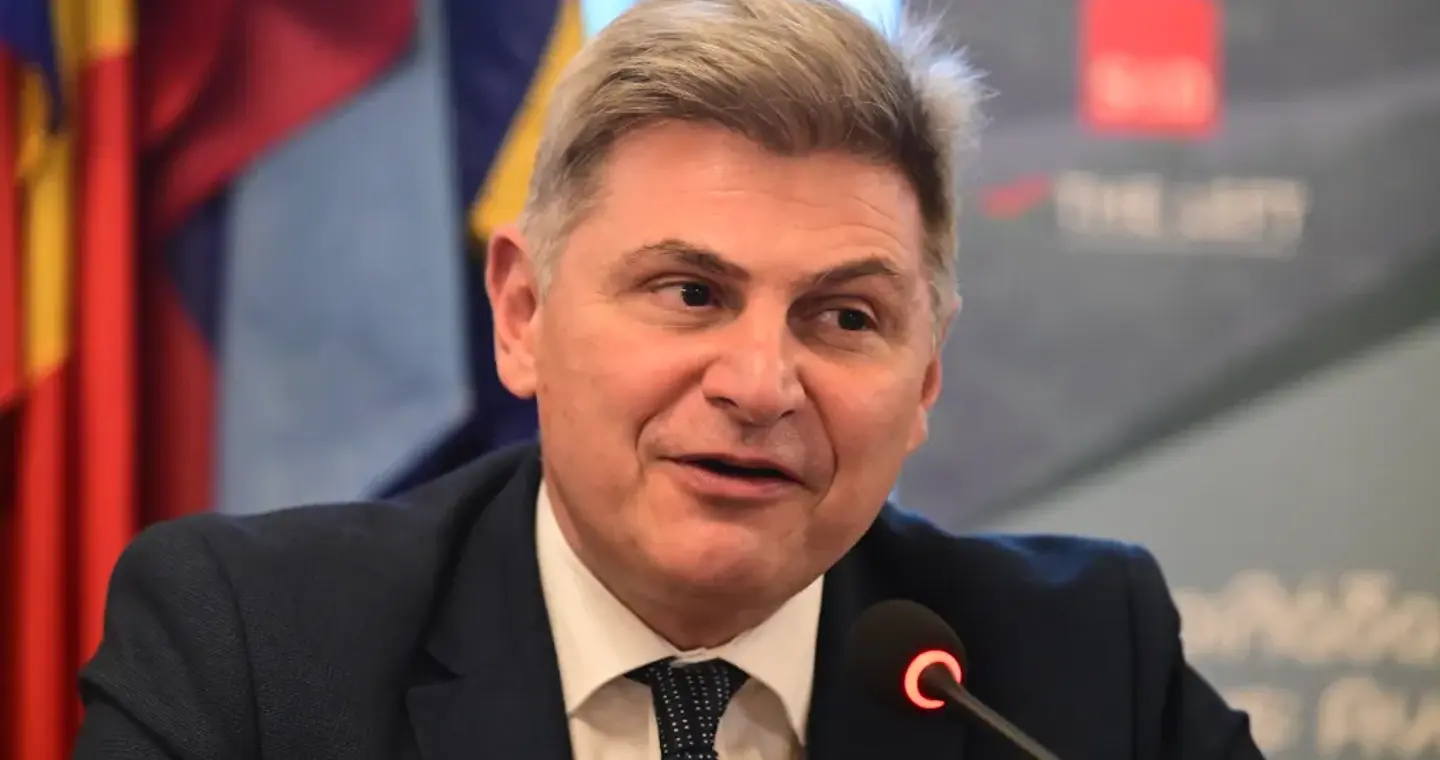 Η απάντηση Φαραντούρη για το κόμμα Καρυστιανού