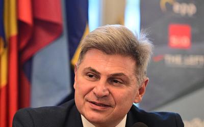 Φαραντούρης: «Δεν έχω απομακρυνθεί από τις αρχές μου» – Τι απαντά για Καρυστιανού