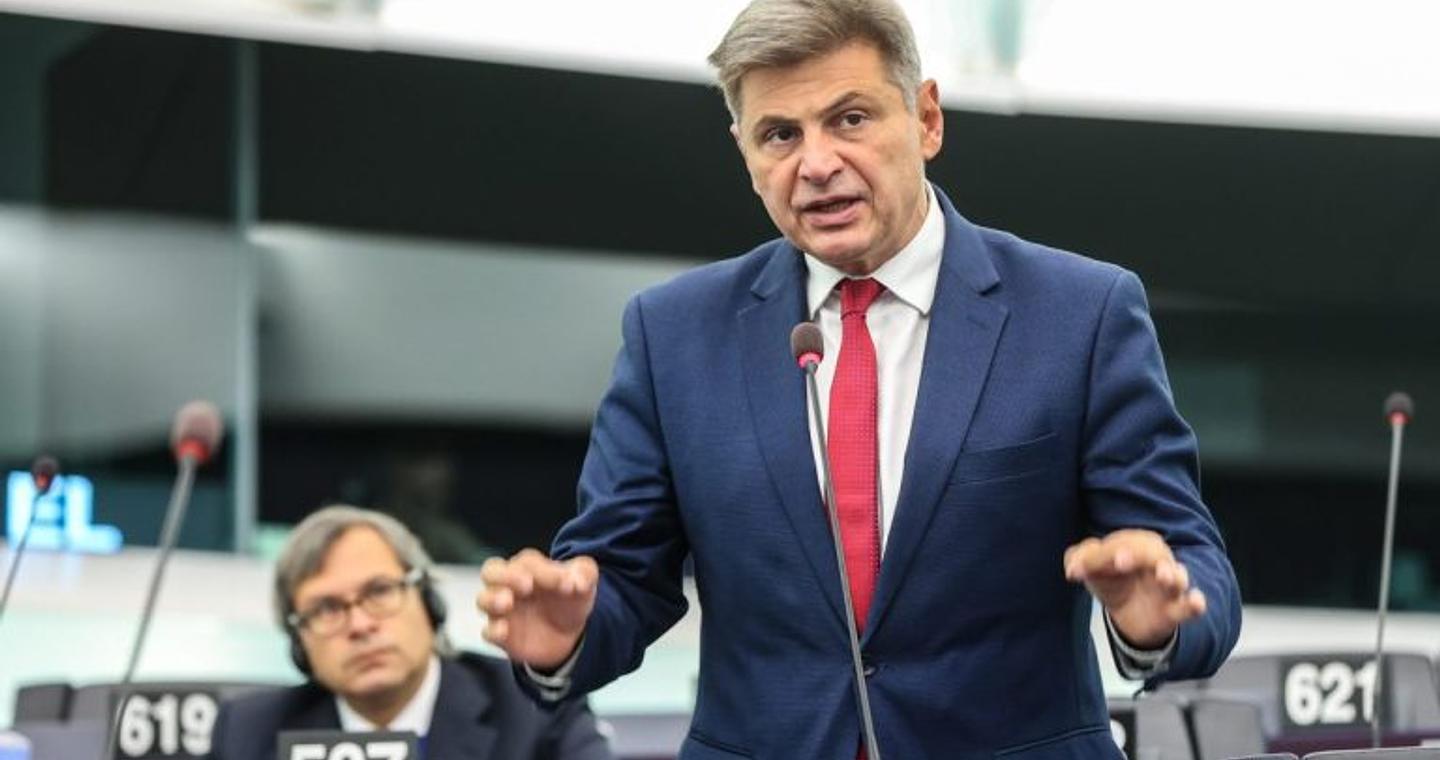 Διαγραφή του Νίκου Φαραντούρη από τον ΣΥΡΙΖΑ – Δεν παραδίδει την έδρα