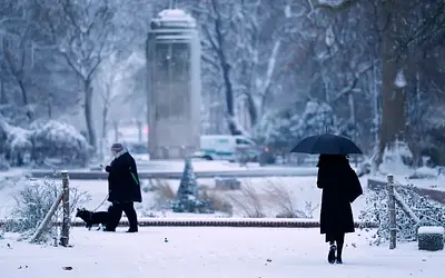 Κακοκαιρία σαρώνει την Ευρώπη: Χάος στα αεροδρόμια, νεκροί και ακυρώσεις!