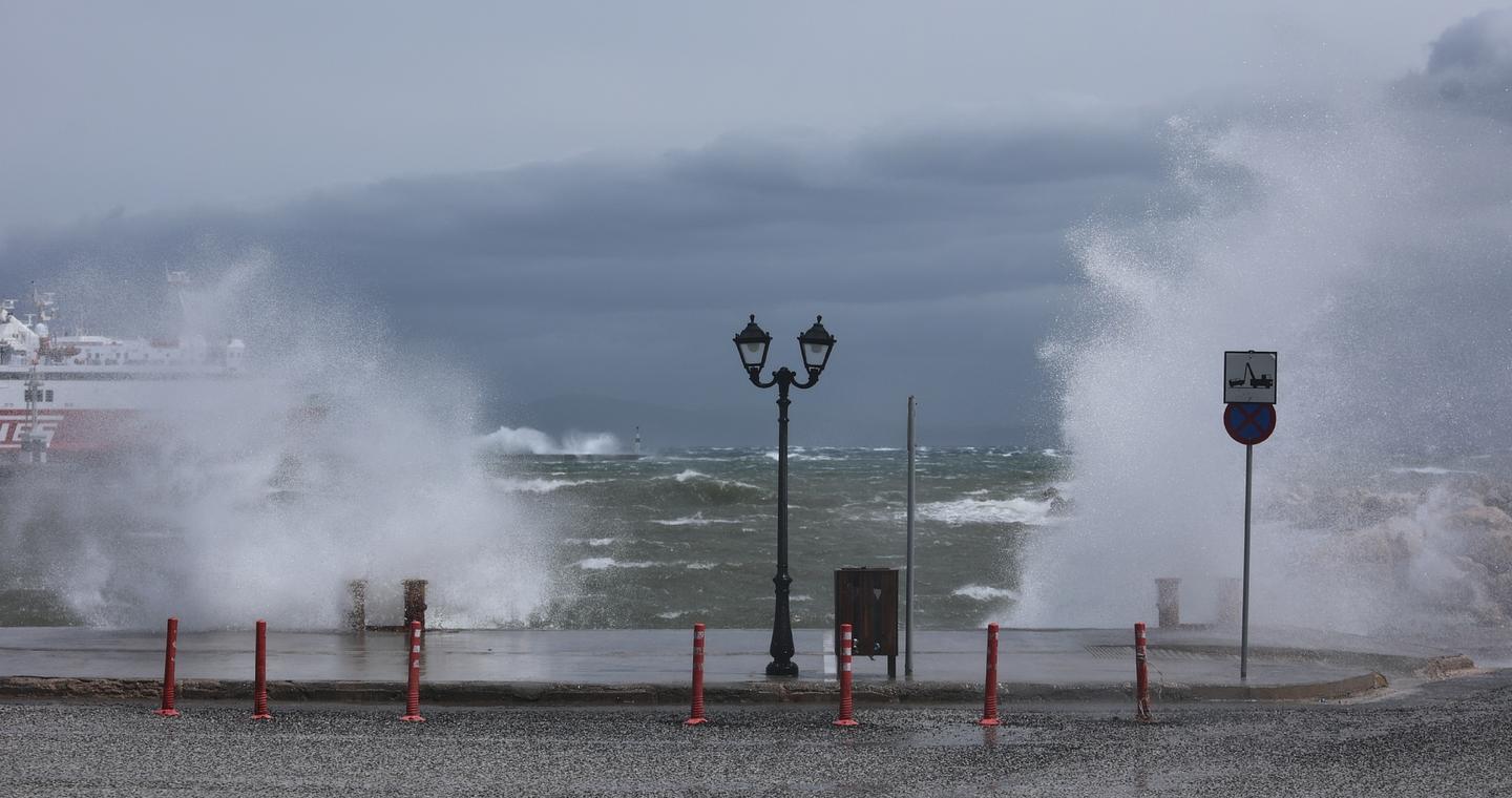 Απαγορευτικό απόπλου από Ραφήνα για Κυκλάδες την Πέμπτη