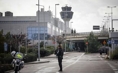 Έρευνα για το «μπλακ άουτ» στα αεροδρόμια: Ποιος ρίσκαρε την ασφάλεια;