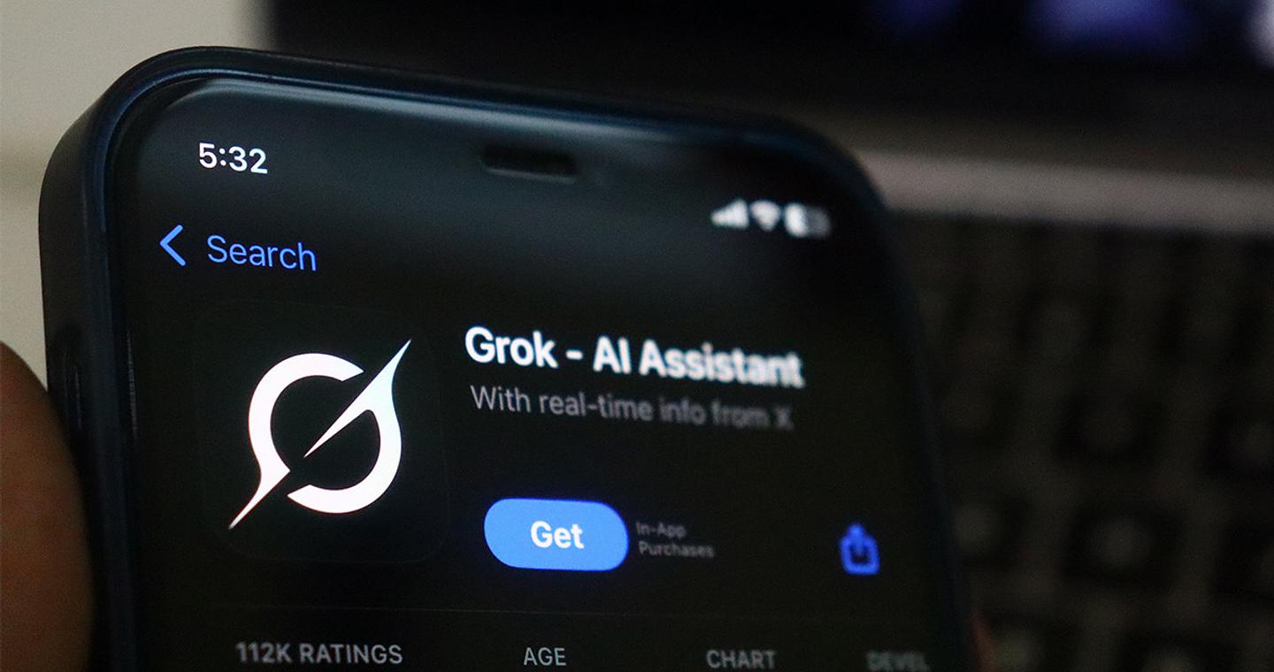 Το Grok του Έλον Μασκ «γδύνει» παιδιά – Μπορεί ο νόμος να το σταματήσει;