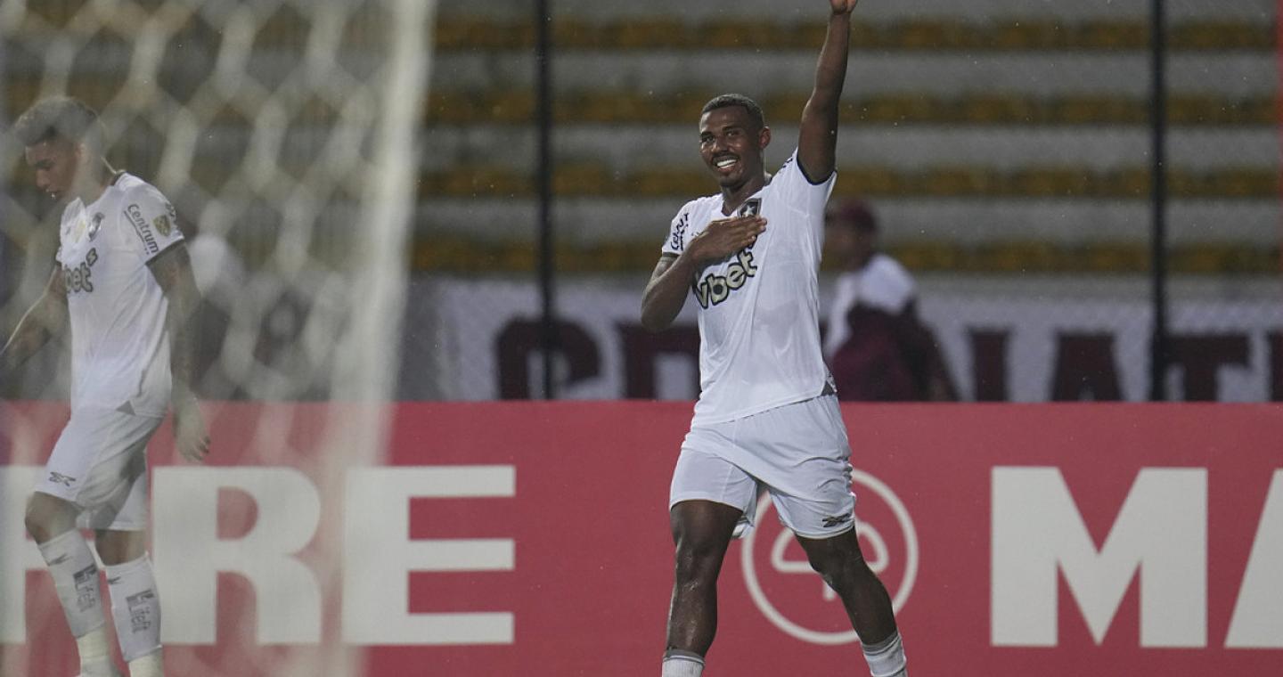 Ο Κουϊαμπάνο ενημερώθηκε ότι συνεχίζει στον Ολυμπιακό, λένε οι Βραζιλιάνοι