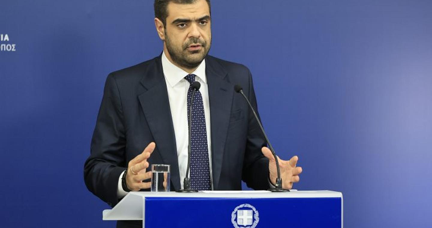 Μαρινάκης για Βαρουφάκη: Ντροπή και αηδία – Γονείς έχουν χάσει παιδιά από ναρκωτικά