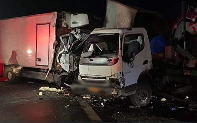 Χαμός στην Κηφισό: Φορτηγό «μπούκαρε» στο αντίθετο ρεύμα – Δύο τραυματίες!