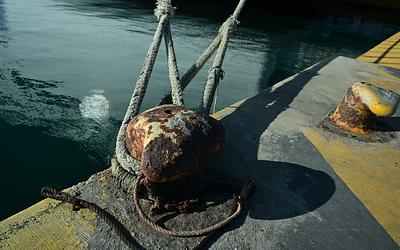 Άσχημος καιρός: «Δένονται» τα πλοία στο νότιο Ιόνιο