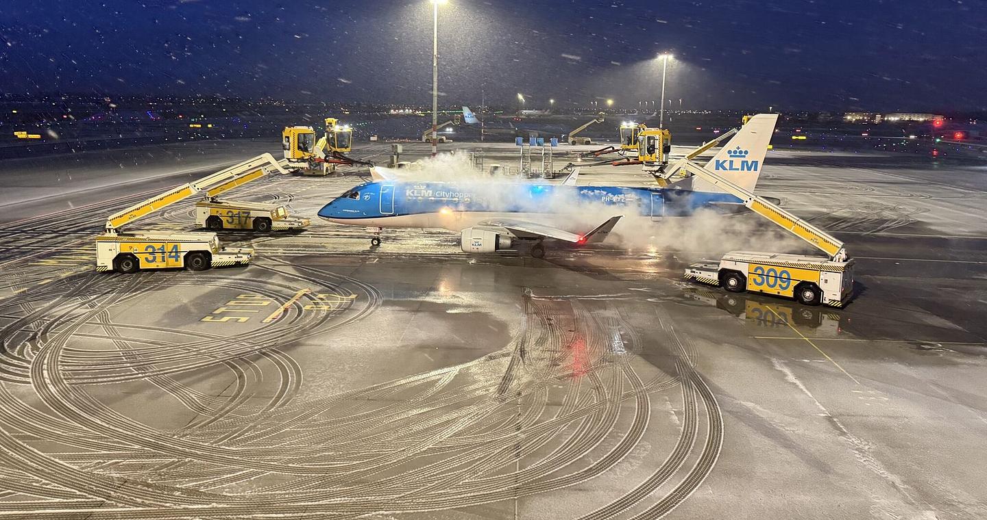 Αμστερνταμ: Ακύρωση τουλάχιστον 450 πτήσεων σήμερα – Οι αιτίες