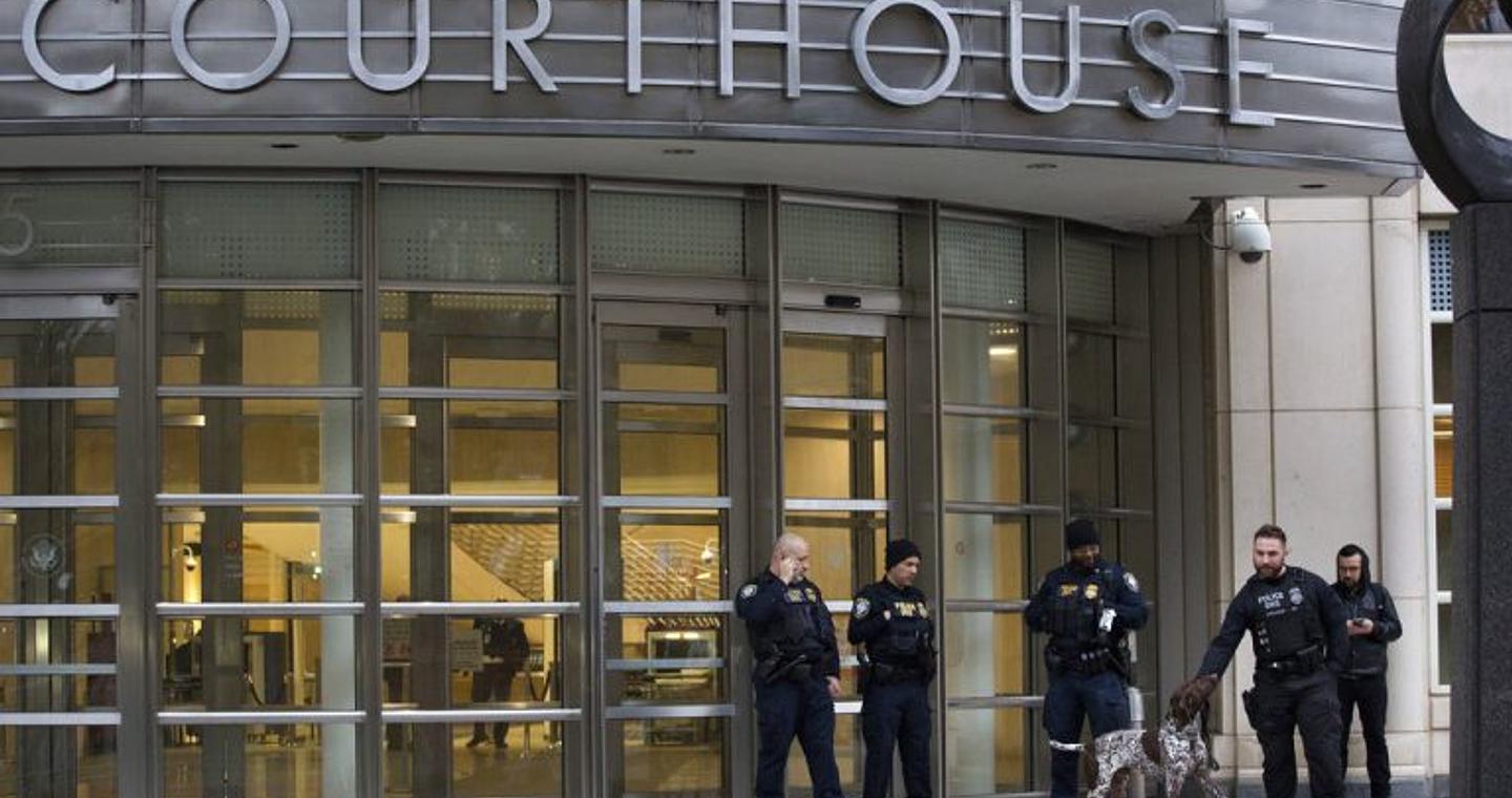 Άλβιν Χέλερσταϊν: Ο 92χρονος δικαστής που ορίστηκε να δικάσει τον Νικολάς Μαδούρο