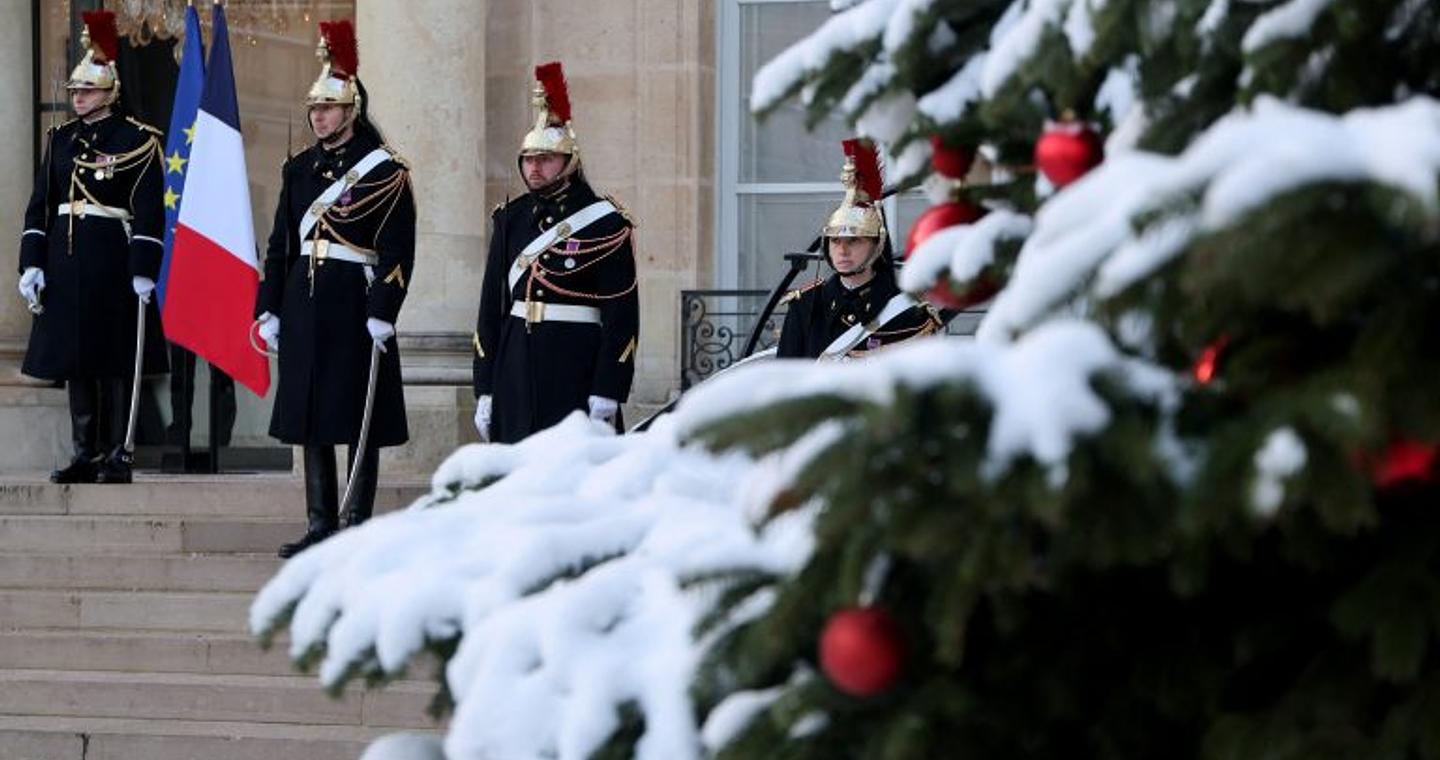 Στο Παρίσι σήμερα ο Πρωθυπουργός για τη σύνοδο της «Συμμαχίας των Προθύμων»