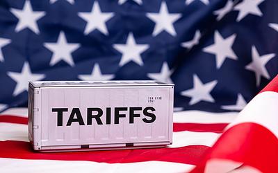 Τραμπ: «Ιστορική νίκη» για τις αμερικανικές πολυεθνικές και τη φορολογία