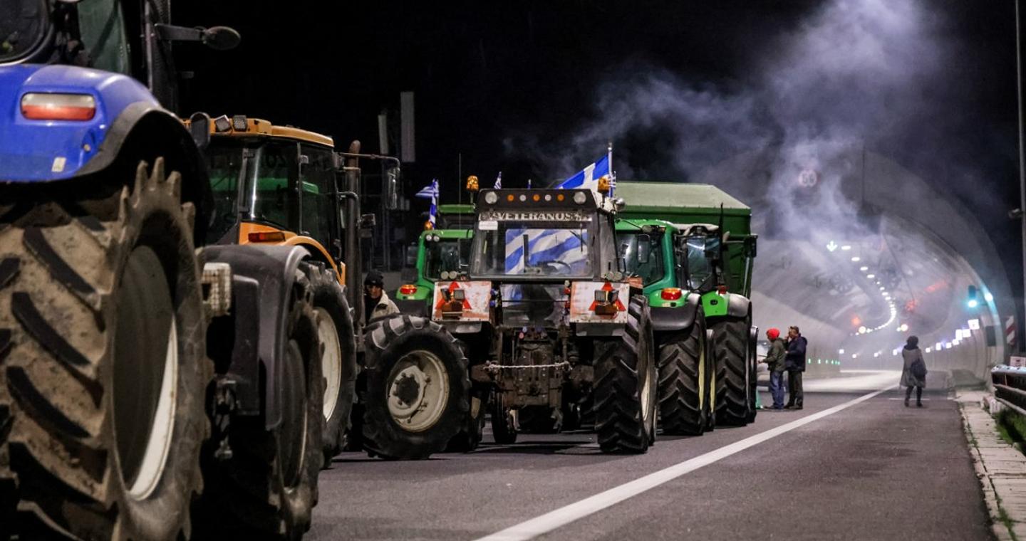 Κινητοποιήσεις αγροτών: Στο τραπέζι του διαλόγου μετά από εβδομάδες στα μπλόκα – Ανοίγουν οι δρόμοι, χωρίς να αποσύρονται τα τρακτέρ